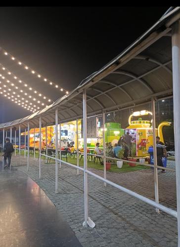 Darshana Studios - Fully Furnished, Noida (zdjęcie 9)
