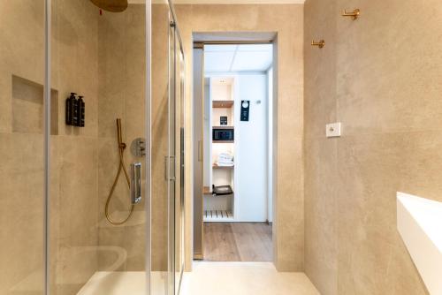 Deluxe Triple Room image 10