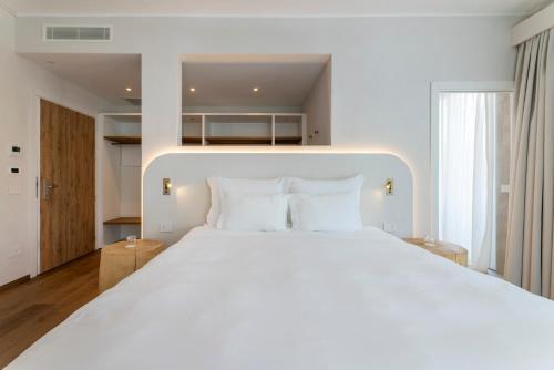 Hi Hotels Sirmione - Heated Lakeview Pool - image 4