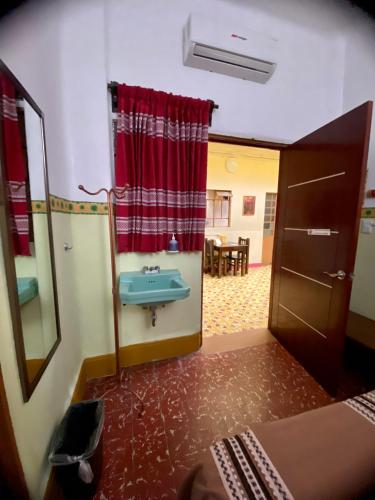 Double Room with Private Bathroom image 4