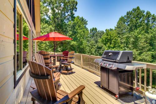 Ellijay Cabin with Hot Tub and Mountain Views in Ellijay, USA