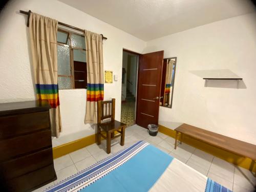 Standard Single Room with Shared Bathroom image 3