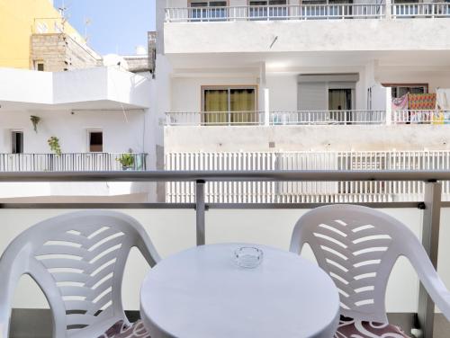 One-Bedroom Apartment room in Ake