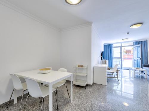 Standard Apartment image 8