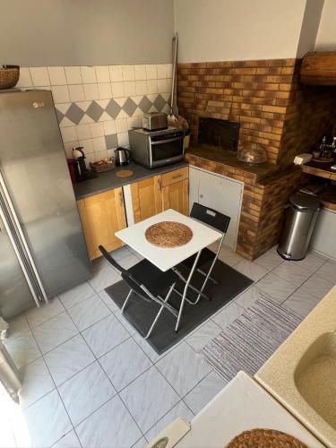 Indépendance privée avec piscine ,cuisine et parking proche hôpital nord, Marseille (Foto 6)