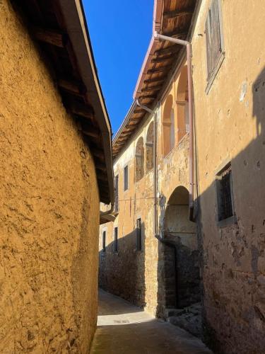 Casa di sassi in Foresto Sparso