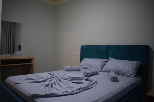 One-Bedroom Apartment image 10