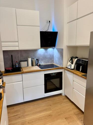 Kitchen, Stylish 3-room apartment, centrally located in Riedstadt