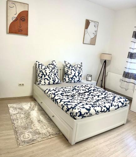 Schönes Zimmer in einer 3er WG-Wohnung geeignet für einen Mann shared apartment