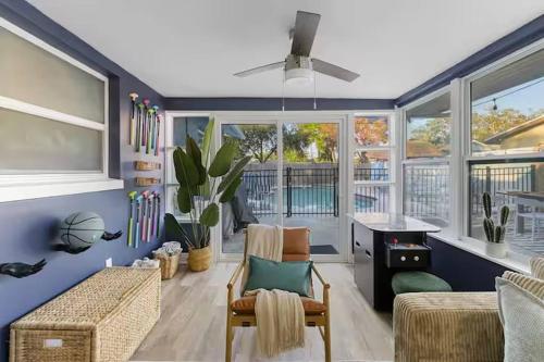 Faciliteiten, Seminole, 10 min to beach, Back yard fun, Pool & Spa STR26-00348 in Seminole (FL)