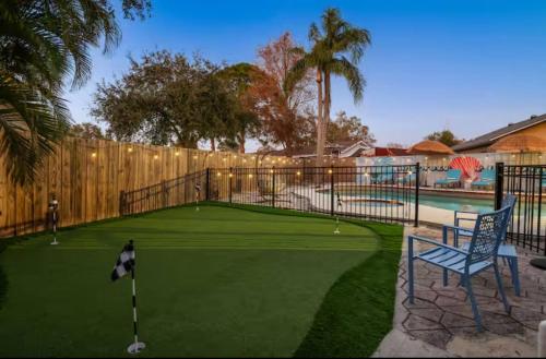 Activiteiten, Seminole, 10 min to beach, Back yard fun, Pool & Spa STR26-00348 in Seminole (FL)