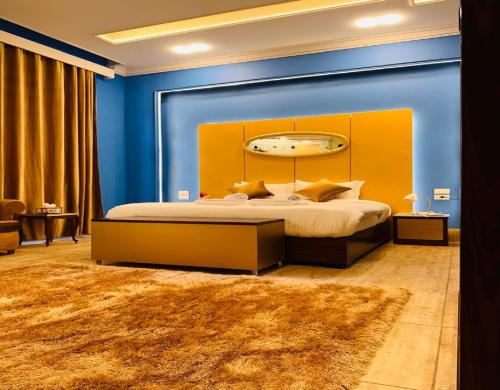 room detail thumbnail 0