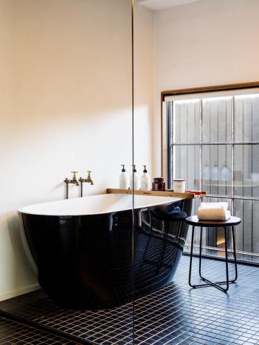 บริการและสิ่งอำนวยความสะดวก, Pumphouse Point in แครเดิ้ลเมาเท่น