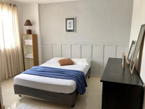 Apartment with balcony and barbecue 300 meters from the beach, Rio de Janeiro