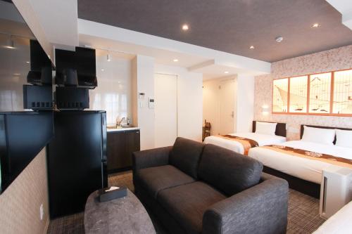 Superior Quadruple Room image 9