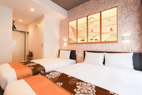 Superior Quadruple Room image 5