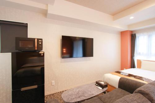 Family Room image 10
