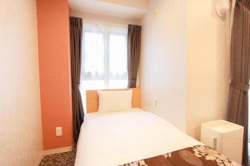 Family Room image 6