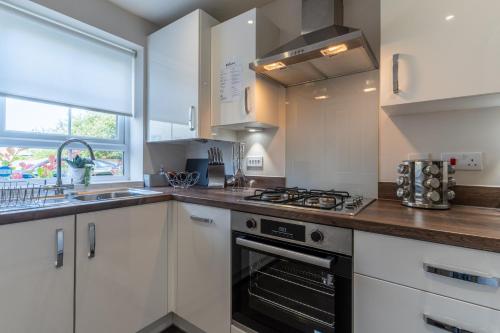 Facilities, Walk to Liverpool Airport - Luxury Stay with EV Charge - Fast WiFi in Liverpool Airport