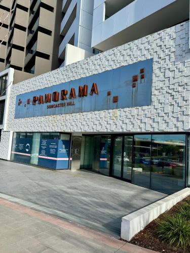 مدخل, Modern 2 Bed 2 Bath Apartment with Parking opposite Westfield Doncaster in Doncaster