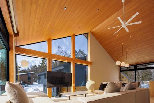 Amber Echoland MrT by Jade Group