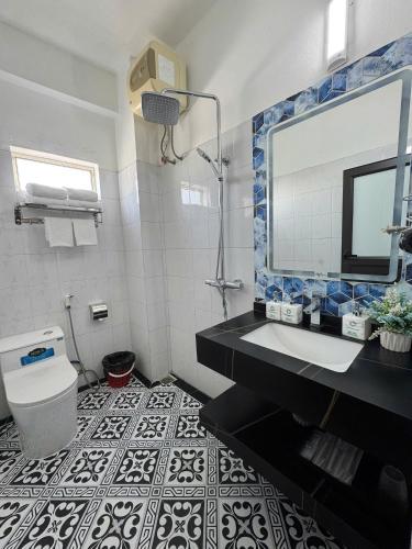 Sunflower Hotel by Huong Duong Hotel - Thanh Hoa  - 샤워실