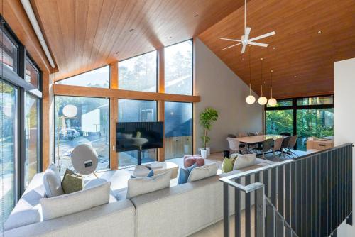 Amber Echoland MrT by Jade Group