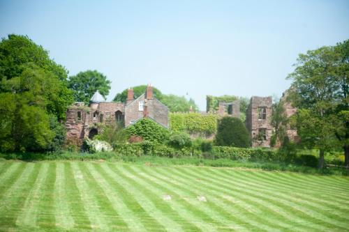 The Bridge House - main image