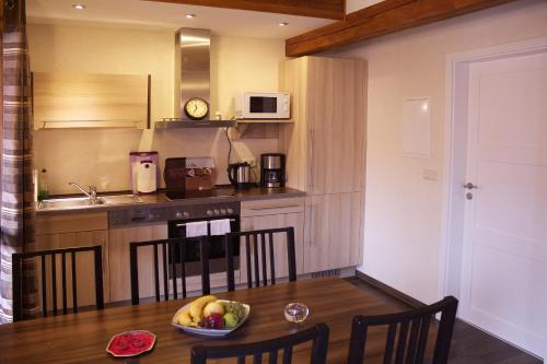 Konyha, Ferienwohnung zur Erlebnisschmiede in Kammerforst