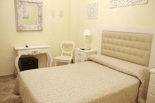 Hotel Hostal Flor De Lis- Lojo (Conil de la Frontera) desde 92€ - Rumbo