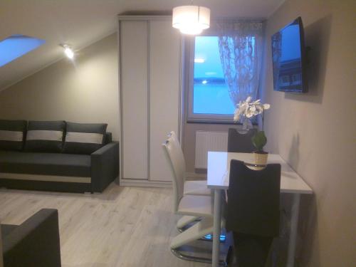 Quadruple Room with Lake View image 5