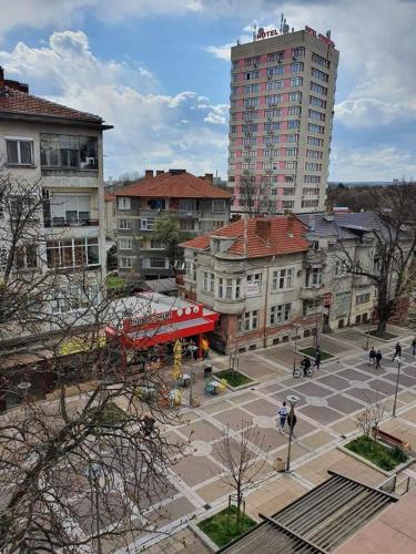 Луксозен апартамент с гледка към парк и топ център in Yambol