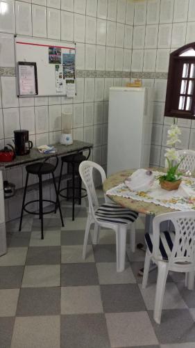 ห้องครัว, Hospedaria - Hostel Gamboa in อังกรา ดอส เรอิส