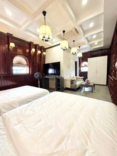 2 queen beds