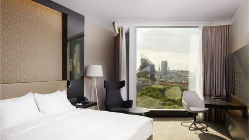 room detail thumbnail 1