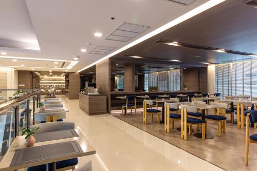 บริการและสิ่งอำนวยความสะดวก, จัสมิน แกรนด์ เรสซิเดนซ์ โฮเทล (Jasmine Grande Residence Hotel ) near สถานีรถไฟฟ้าพระโขนง