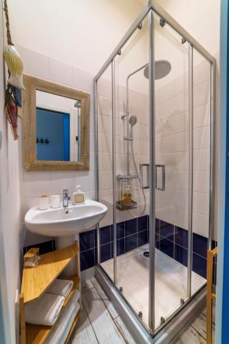 Studio Travel 22M2, 120m Vieux-Port ,Clim , Wifi ,Accès autonome avec code, Marsylia (zdjęcie 8)