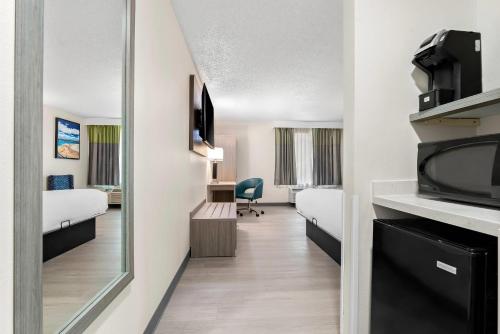Quality Inn Sandersville - image 6