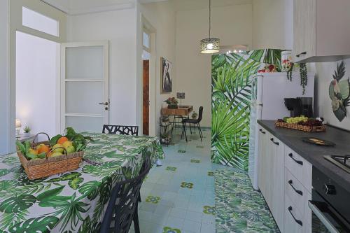 keuken, !!! AL DUOMO !!! Dimora Storica in Prestigiosa Location in Sciacca