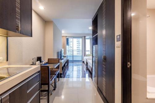 ห้องครัว, จัสมิน แกรนด์ เรสซิเดนซ์ โฮเทล (Jasmine Grande Residence Hotel ) near สถานีรถไฟฟ้าพระโขนง