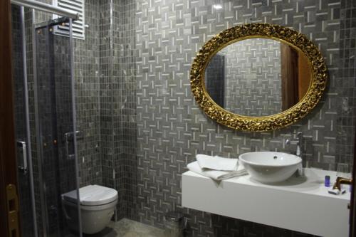 Vendome Hotel Vendome Hotel is a popular choice amongst travelers in Eskisehir, whether exploring or just passing through. Both business travelers and tourists can enjoy the propertys facilities and services. Serv