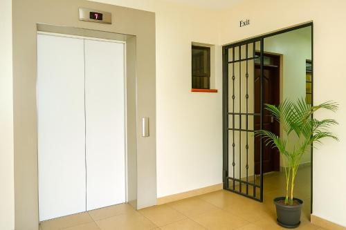 Stylish Nairobi CBD Studio with Fast Wi-Fi & Netflix in Nairobi