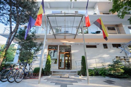 Holiday Olimp Hotel - image 2