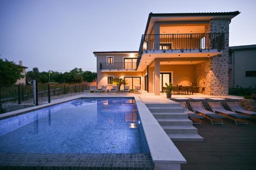 Villa with Private Pool image 1