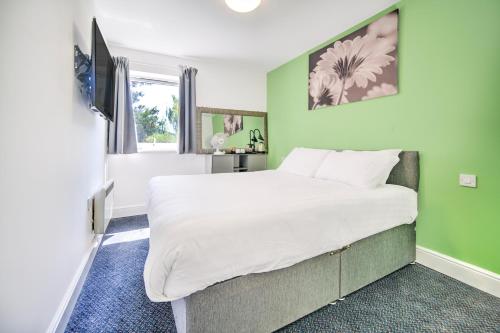 1 queen bed