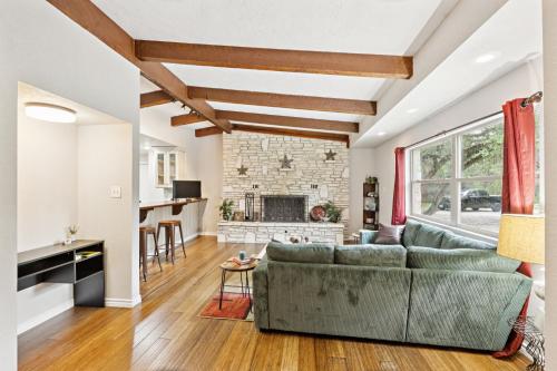 Hill Country Getaway Near San Marcos River home
