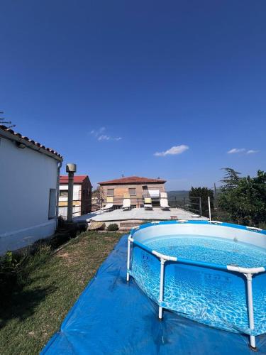 مسبح, Casa Rural Can Bastida in كاردانو