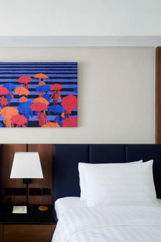 Deluxe Double or Twin Room image 8