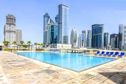 Yogi – 2BR Churchill | High Floor | Burj View - image 8
