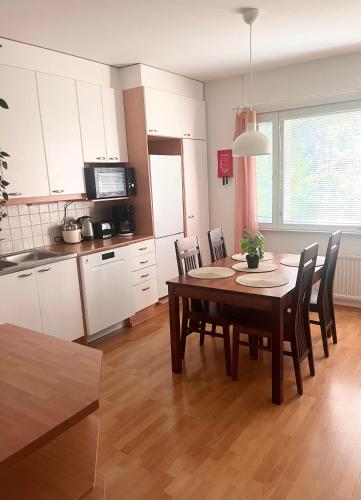 Premium Arctic Retreat - with easy Santa Village access by bus 2